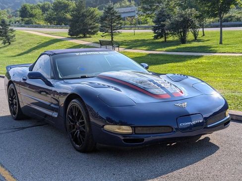 Used 2004 Chevrolet Corvette Convertible w/ Preferred Equipment Group image 3