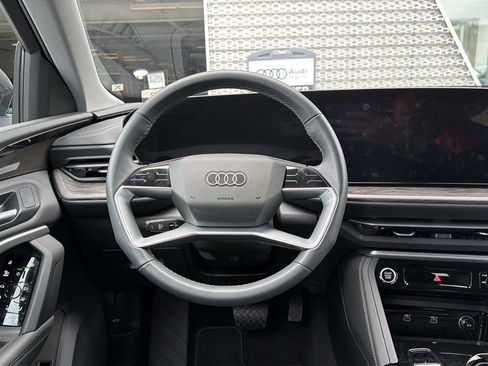 Used 2025 Audi Q5 Premium Plus w/ Premium Plus AWD/4WD image 10