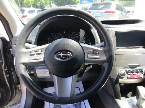 Used 2011 Subaru Outback 2.5i AWD/4WD image 20