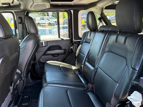 Used 2024 Jeep Wrangler Unlimited Rubicon 4xe AWD/4WD image 23