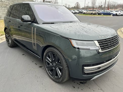 Used 2023 Land Rover Range Rover SE image 9