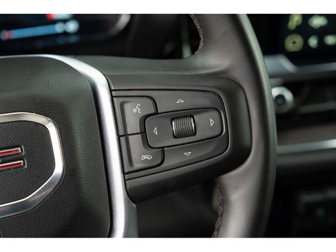 Certified 2025 GMC Sierra 1500 SLT image 17