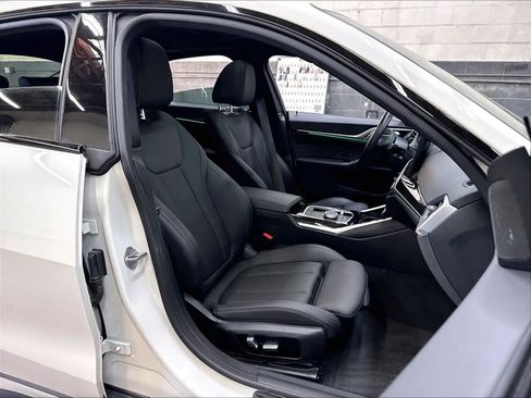 Used 2023 BMW i4 eDrive40 w/ Premium Package RWD image 10