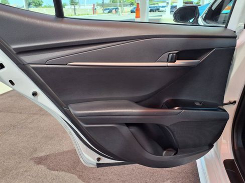 Used 2025 Toyota Camry SE FWD image 10