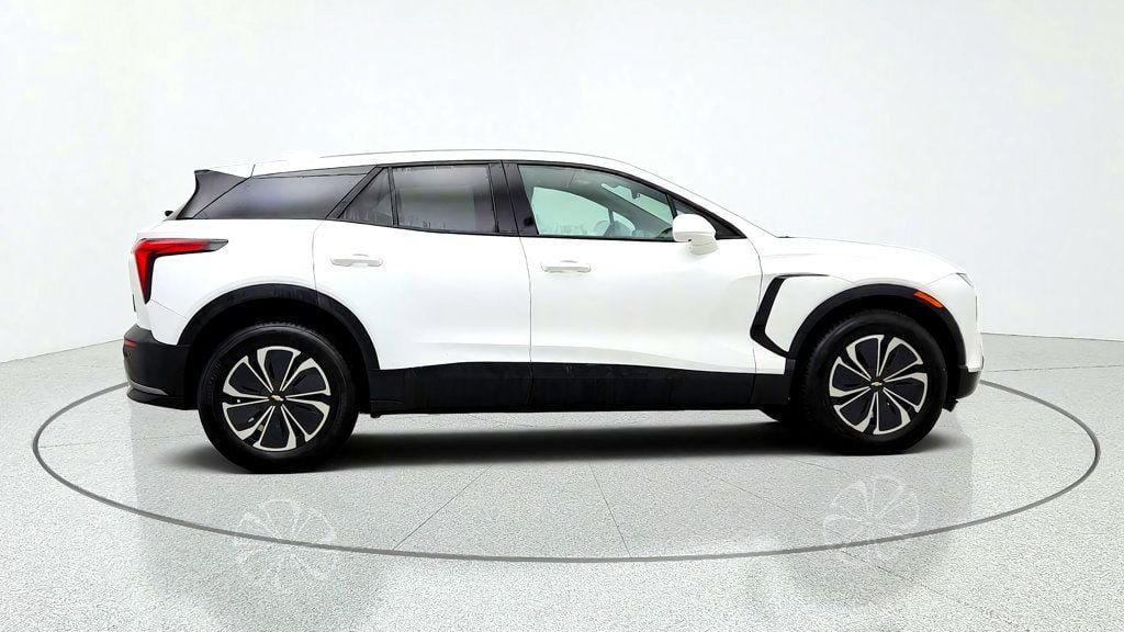 Used 2025 Chevrolet Blazer EV LT AWD/4WD image 4