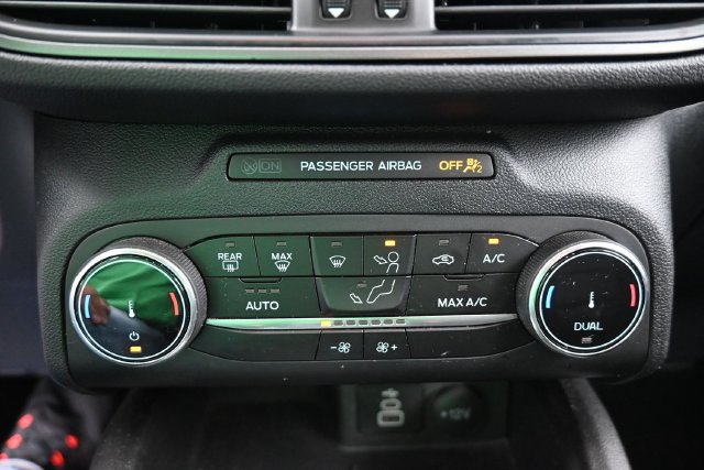 Used 2025 Ford Escape Active AWD/4WD image 22