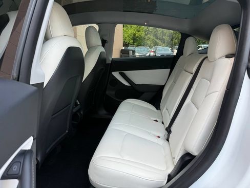 Used 2021 Tesla Model Y Performance AWD/4WD image 16