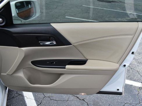 Used 2015 Honda Accord EX-L image 41