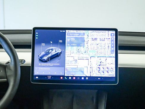 Used 2024 Tesla Model Y Performance image 14