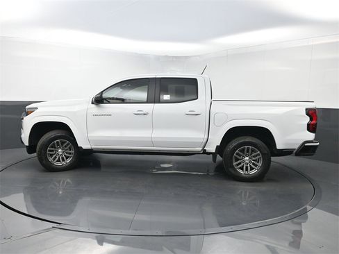 Used 2024 Chevrolet Colorado LT w/ LT Convenience Package image 40