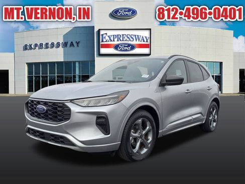 Used 2023 Ford Escape ST-Line w/ Cold Weather Package FWD image 3