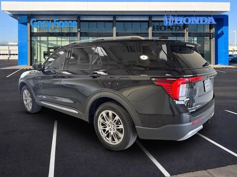 Used 2026 Ford Explorer Platinum AWD/4WD image 3