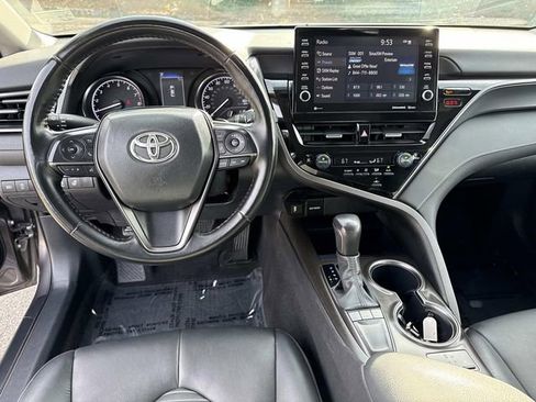 Used 2023 Toyota Camry SE w/ Cold Weather Package image 18