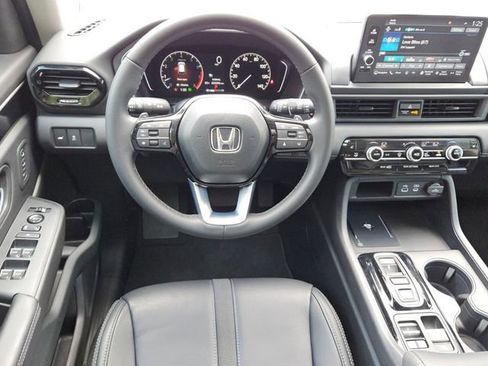 Certified 2025 Honda Pilot Touring image 12