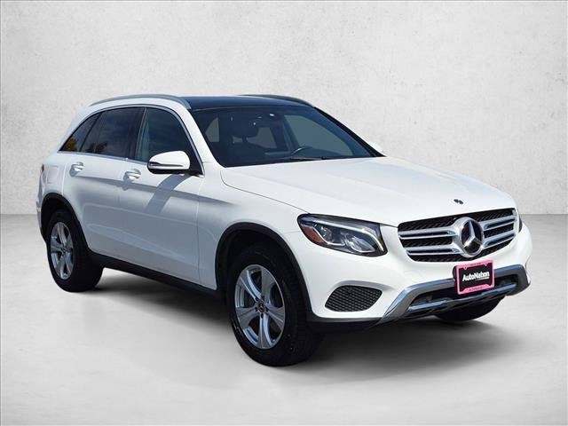 Used 2017 Mercedes-Benz GLC 300 4MATIC image 3