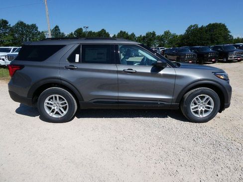 New 2026 Ford Explorer Active AWD/4WD image 4