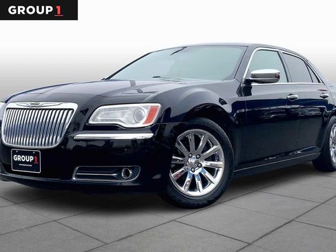 Used 2012 Chrysler 300 Limited image 1