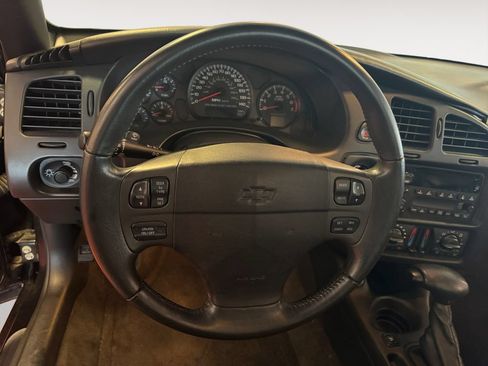 Used 2004 Chevrolet Monte Carlo SS w/ Preferred Equipment Group FWD image 12