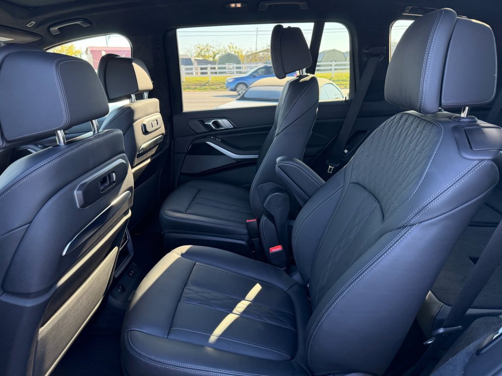 Used 2024 BMW X7 xDrive40i w/ Executive Package AWD/4WD image 14