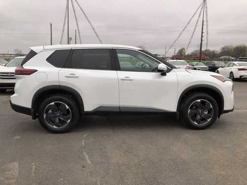 Used 2026 Nissan Rogue SV AWD/4WD image 6