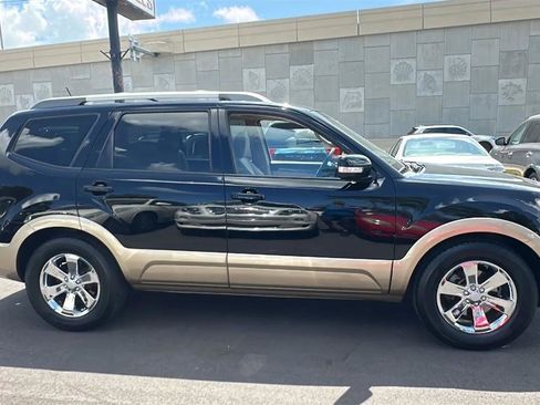 Used 2009 Kia Borrego EX w/ Premium Pkg RWD image 6