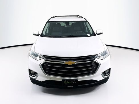 Used 2019 Chevrolet Traverse LT w/ LT Premium Package image 2