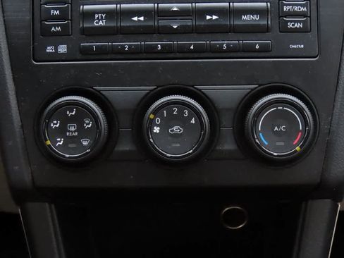 Used 2014 Subaru Crosstrek 2.0i Premium image 21