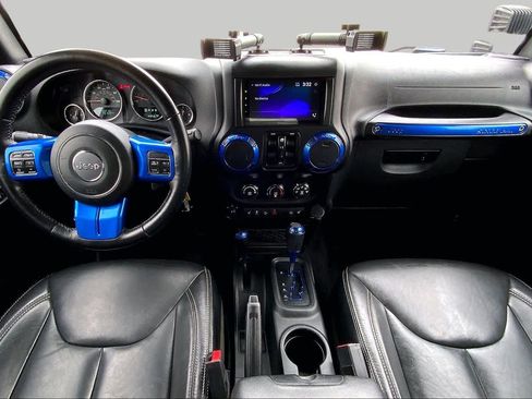 Used 2017 Jeep Wrangler Unlimited Rubicon w/ Cold Weather Group AWD/4WD image 15