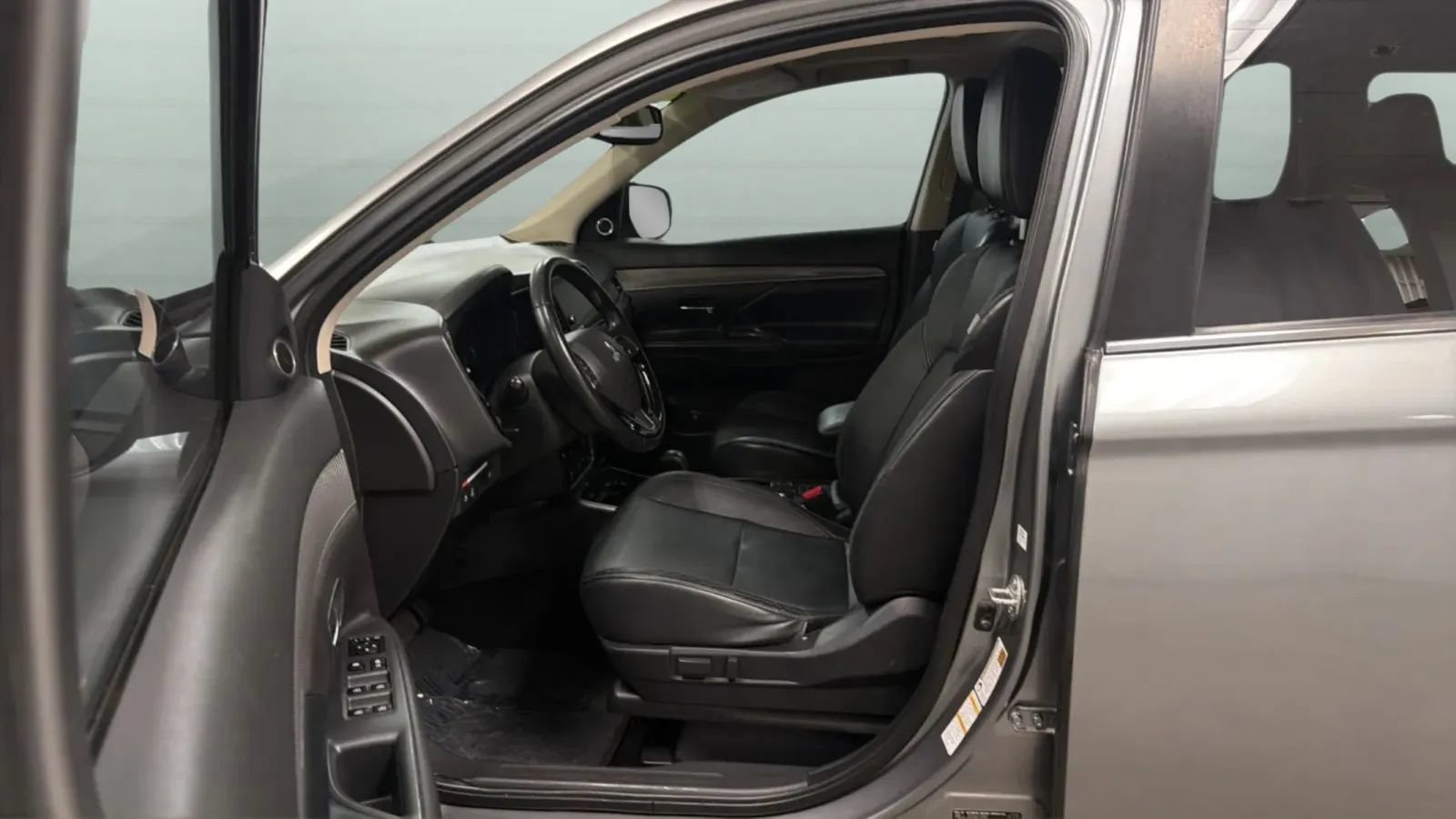 Used 2019 Mitsubishi Outlander SEL AWD/4WD image 21