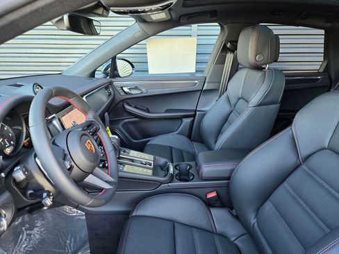 New 2026 Porsche Macan GTS image 26