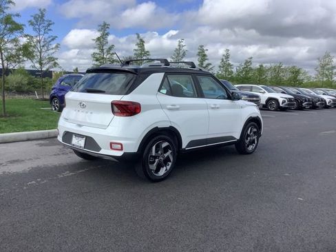 Certified 2025 Hyundai Venue Limited FWD image 6