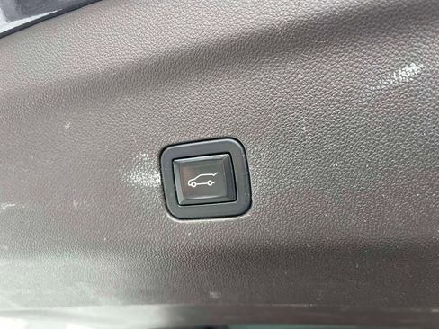 Used 2023 GMC Yukon Denali AWD/4WD image 19
