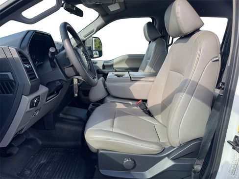 Used 2022 Ford F250 XL w/ Power Equipment Group image 9