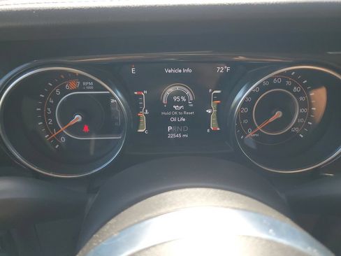 Used 2021 Jeep Wrangler Unlimited Sahara AWD/4WD image 24