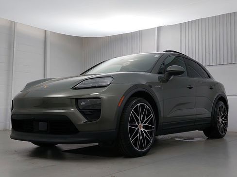New 2026 Porsche Macan 4 Electric image 1