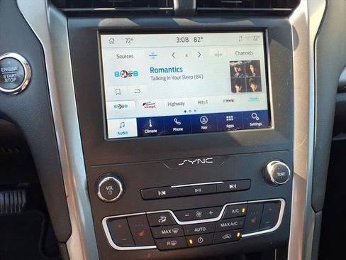 Used 2020 Ford Fusion SEL image 21