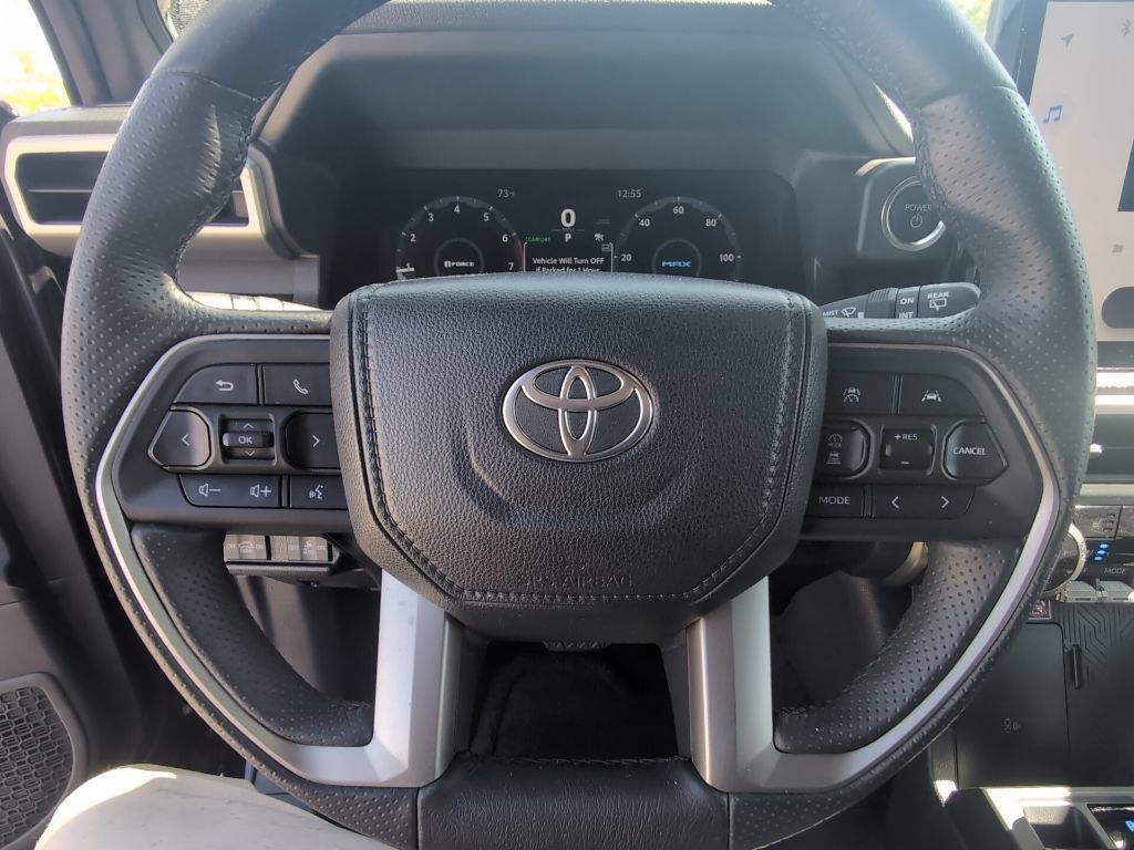 Used 2025 Toyota 4Runner Platinum AWD/4WD image 15