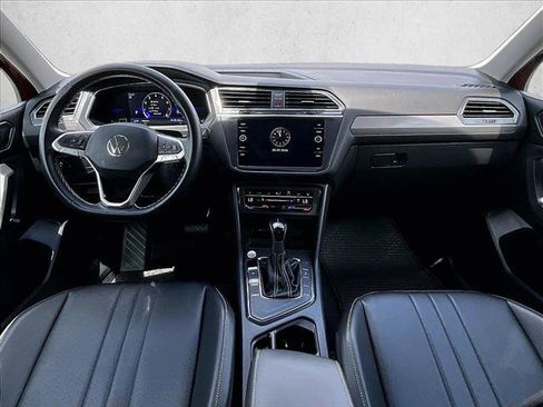 Used 2023 Volkswagen Tiguan SE FWD image 16