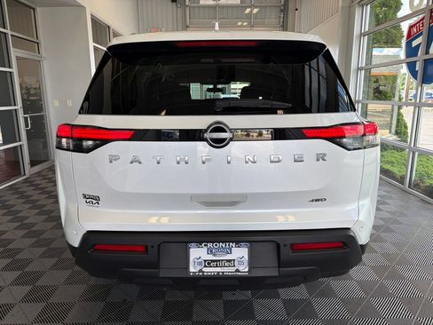 Used 2025 Nissan Pathfinder SV AWD/4WD image 5