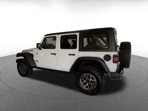 Used 2025 Jeep Wrangler Unlimited Rubicon AWD/4WD image 9
