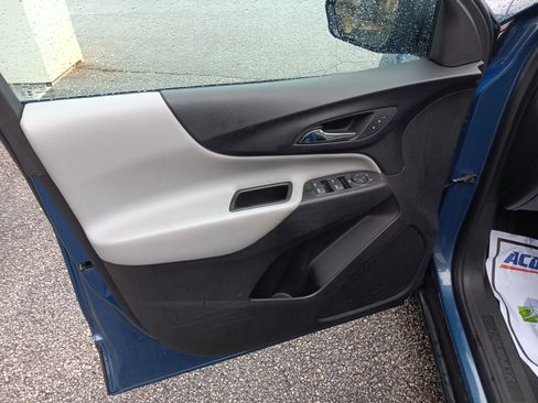 Used 2024 Chevrolet Equinox LS w/ LS Convenience Package FWD image 11