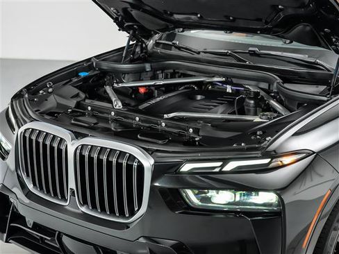 Used 2023 BMW X7 xDrive40i w/ Executive Package image 10