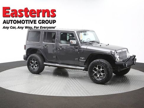 Used 2017 Jeep Wrangler Unlimited Sahara w/ Dual Top Group AWD/4WD image 48