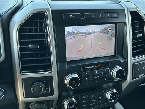 Used 2020 Ford F150 Lariat w/ Equipment Group 502A Luxury AWD/4WD image 15