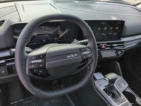 New 2026 Kia Sportage EX FWD image 9
