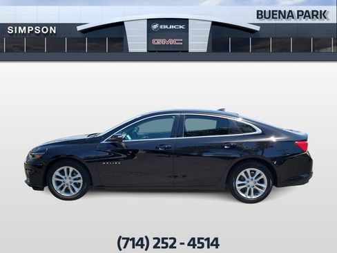 Used 2018 Chevrolet Malibu LT w/ Leather Package FWD image 5
