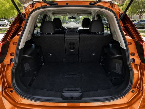 Used 2018 Nissan Rogue S FWD image 7