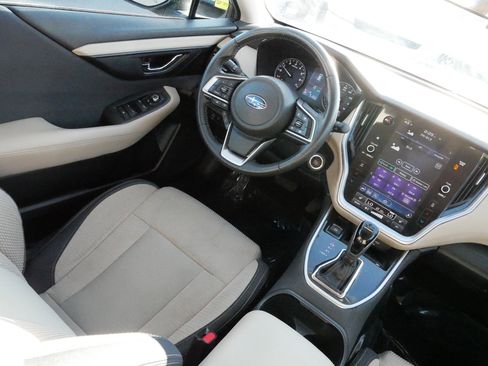 Used 2022 Subaru Outback Premium image 9