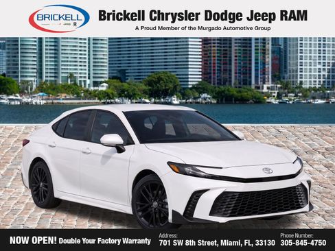 Used 2025 Toyota Camry SE w/ Multimedia Upgrade Package FWD image 2