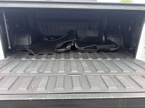 Certified 2020 GMC Sierra 1500 AT4 w/ AT4 Premium Package AWD/4WD image 9